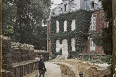 France, Conchy-les-Pots, Les Château des loges à 80 m des lignes allemandes & servant aux 2 à tour de rôle (d'où vient sa conservation)