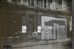 Lorraine France, Metz, Le magasin Schmit de la rue Serpenoise, dont la boutique a été défoncée le 8 Déce au soir (ce Schmit avait, durant l'occupation, souffletté 2 jeunes filles parce qu'elles parlaient Français devant son magasin