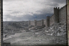 Espagne, Avila, Les murailles vues de plus loin vers le Sud avec la vallée du Rio Adaja