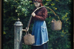 Italie, Vicence, Italienne à la fontaine