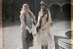 Hollande, La Haye, Mme de Gubernatis et une amie