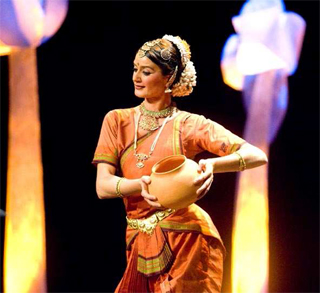 Experimenta India. Muestra de nuevas creaciones en música y danza de la India