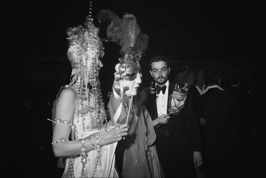 Tod Papageorge. Studio 54, New York, 1978-80 © Tod Papageorge VEGAP, València, 2021 Imagen que ilustra la exposición de PHotoEspaña sobre el Crazy Horse y Studio 54 en los setenta.